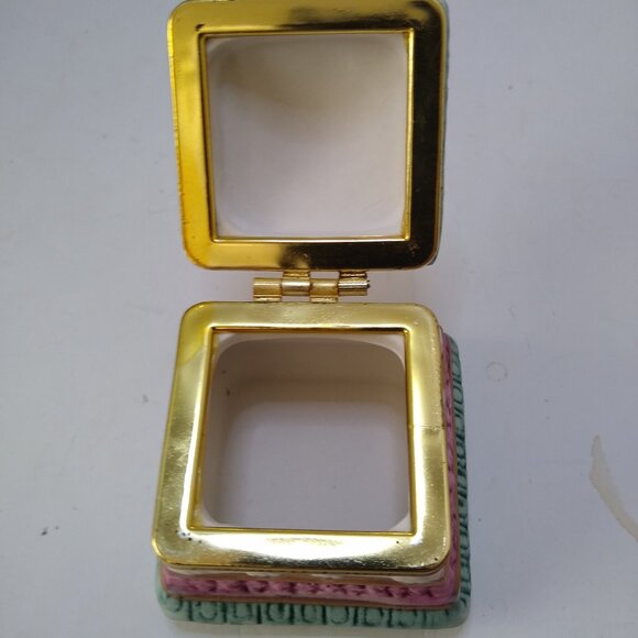 Ceramic Porcelain Trinket Jewelry Box Flower Square Dome Lidded Gold paint aroun - Picture 6 of 8
